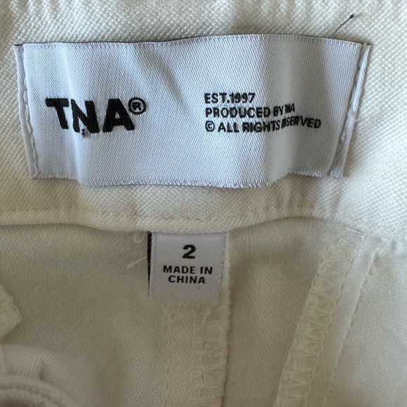 Aritzia TNA Cargo Pants – Size 2 (Cream/Ivory) - Picture 7 of 7